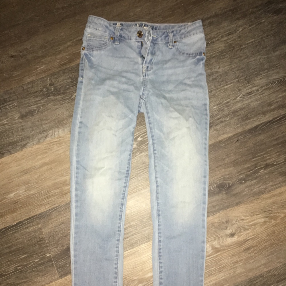 Lite wash jeans